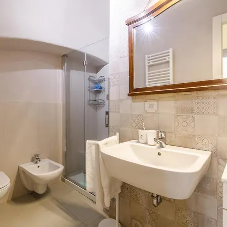 Porta Romana Elegant With Private Parking! Apartamento
