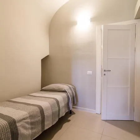 Porta Romana Elegant With Private Parking! דירה סיינה